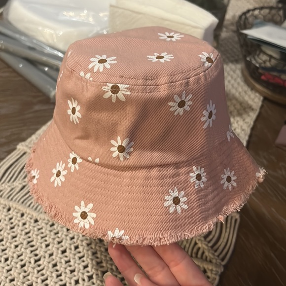 Binky babe floral bucket hat - Picture 2 of 3